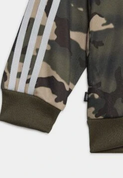 Adidas Originals Camo Set - Survêtement - Magic Beige Multicolor -ASOS fe6ebcef8f374696a6f41de7ad54cb9e