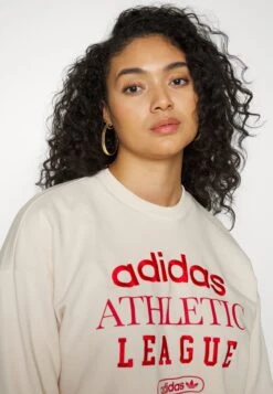 Adidas Originals Retro Luxury Crew - Sweatshirt - White -ASOS fec4a96df9144d8fb6ad60b6f19ef9e4